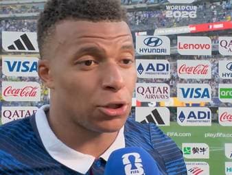 Superstar Kylian Mbappé spricht nach Frankreichs Achtelfinaleinzug über seinen emotionalen Jubel mit Didier Deschamps und macht zudem deutlich, dass Frankreich noch mehr im Köcher hat. 