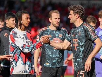 Michael Olise spielt beim FC Bayern eine Fabelsaison - und glänzt vor allem als Vorbereiter. Jetzt hat der Bayern-Star sogar den Bundesliga-Rekord von Thomas Müller im Visier.