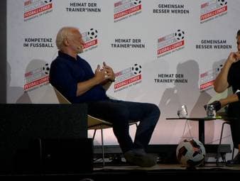 DFB-Sportdirektor Rudi Völler blickt auf die Aufarbeitung mit Julian Nagelsmann zurück und gesteht einen eigenen Fehler im Vorfeld der WM ein.