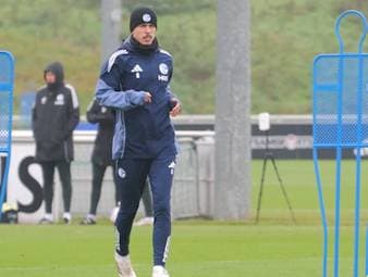 Der FC Schalke 04 steht mit 27 Punkten in der Tabelle der 2. Bundesliga komfortabel da. Ein Spieler sticht dabei heraus und wird jetzt "so wichtig wie noch nie".