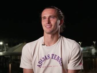 Alexander Zverev konnte in seiner Karriere alles gewinnen, lediglich der große Wurf eines Grand-Slam-Titels blieb ihm bisher verwehrt. Der deutsche Tennisstar will das mit einer Änderung an seinem Spiel ändern.