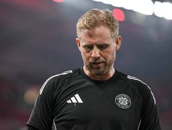 Bis zu zwölf Monate Pause: Schmeichel am Boden