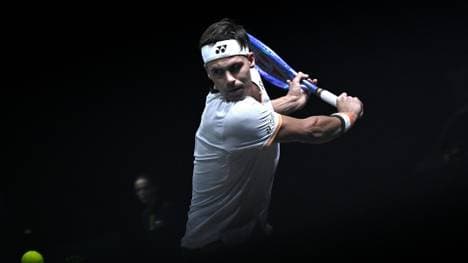 Daniel Altmaier bei einer Rückhand