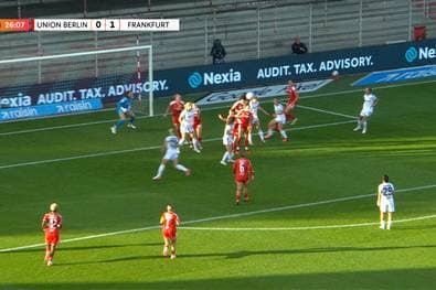 Mit dem Zopf! Hier wird Freigang zur Eintracht-Matchwinnerin