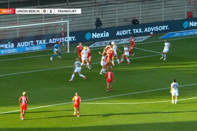 Mit dem Zopf! Hier wird Freigang zur Eintracht-Matchwinnerin