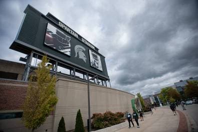 Eklat in den USA: Überlebensgroßer Hitler auf Videoboard!