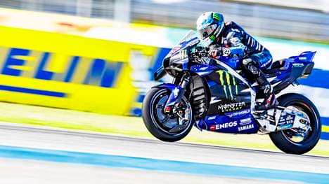 MotoGP: Alex Rins  auf seiner Yamaha beim Saisonstart in Thailand