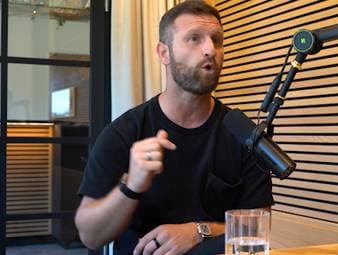 Mustafi erklärt im SPORT1-Podcast "Deep Dive", dass der Mut zum Risiko und der Glaube an die eigenen Ziele Deutschland zum WM-Titel 2014 geführt haben - und genau diese Mentalität heute fehle.