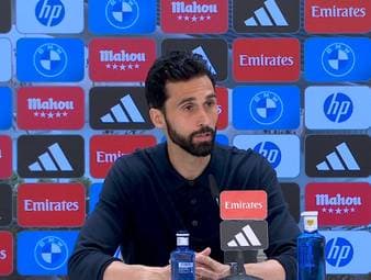 Vor den Medien beteuerte Real-Star Kylian Mbappé, dass Trainer Alvaro Arbeloa den Franzosen als gerade mal vierten Stürmer sehen würde. Der Spanier hat diese Aussage anschließend verneint.
