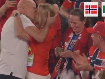 Erling Haaland ist mal wieder der Mann des Abends! Norwegens Starstürmer trifft gegen den Senegal doppelt und führt seine Elf zum 3:2-Sieg.