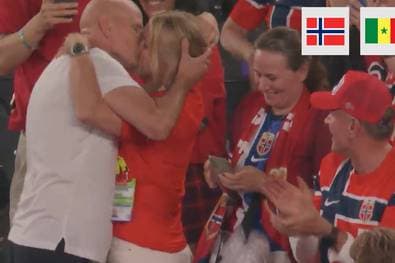 Warum dieser Kuss bei der WM die Fußball-Welt rührt