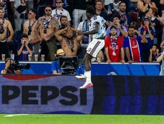 Brian Madjo sorgt mit seinen 17 Jahren für Furore im UEFA-Supercup. Nach dem Spiel gegen PSG, in dem er auch ein Tor erzielte, gibt es ordentlich Lob für den jungen Stürmer von Aston Villa. 