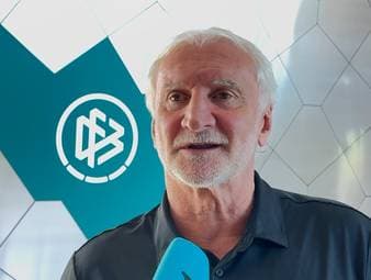 DFB-Sportdirektor Rudi Völler spricht im SPORT1-Interview am Rande des Amateurwochenendes in Frankfurt über Bundestrainer Jürgen Klopp und die anstehenden Länderspiele.