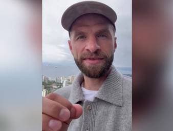 Vor dem Rückspiel gegen PSG meldet sich Thomas Müller mit einem Appell an die Bayern-Fans in der Allianz Arena zu Wort.