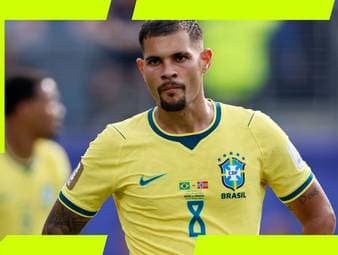 Tottenham Hotspur plant offenbar den nächsten Transfer-Hammer. Die Spurs arbeiten an einer Verpflichtung von Galatasaray-Stürmer Victor Osimhen. Auch beim FC Arsenal bahnt sich ein hochkarätiger Deal an: Bruno Guimarães könnte schon bald von Newcastle United zu den Gunners wechseln.