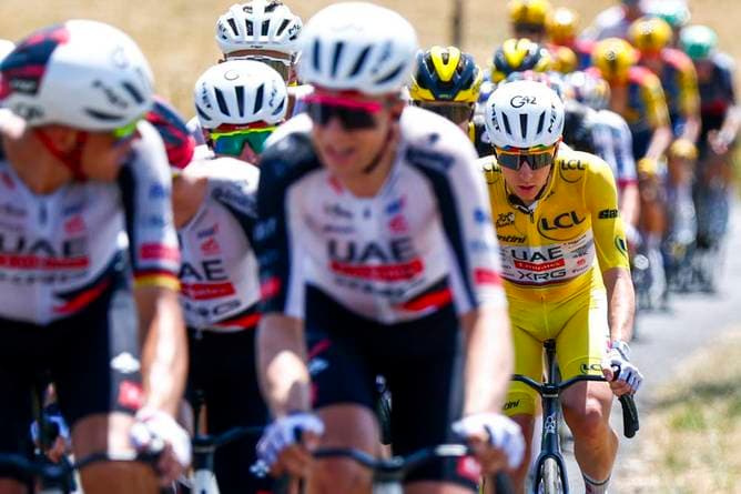 Tour LIVE: Harter Kampf am Berg - Topstars mittendrin