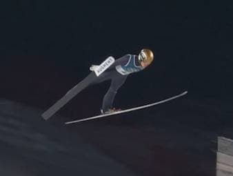 Philipp Raimund holte auf der Normalschanze noch Olympia-Gold. Auf der Großchance muss sich die deutsche Hoffnung allerdings geschlagen geben. 