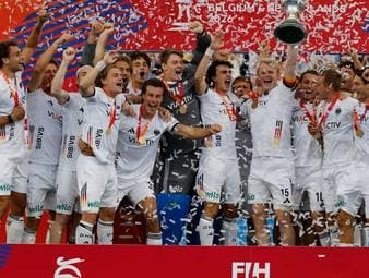 Hockey-Bundestrainer mit Party-Befehl