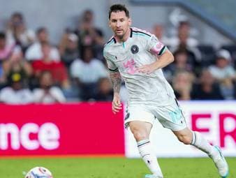 Messi mit Spende nach Waldbränden