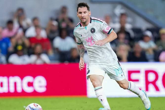 Messi mit Spende nach Waldbränden
