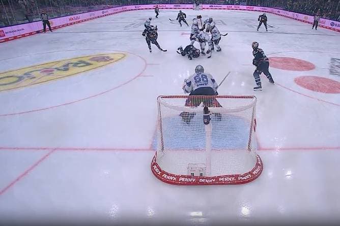 EHC Red Bull München - Adler Mannheim (Highlights)