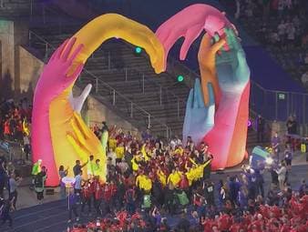 Die Special Olympics in Berlin sind in vollem Gange. Barbara Körner, Geschäftsführerin der Coca-Cola GmbH, freut sich über den Erfolg der Spiele und setzt auf Inklusion.