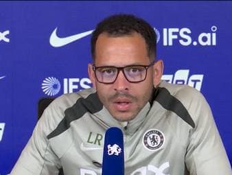 Liam Rosenior spricht nach der 0:3 Niederlage gegen Manchester City über die Lage bei den Blues. City lobt er als "formstärkste Mannschaft des Landes".