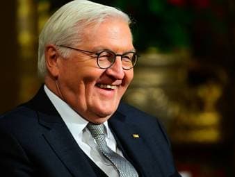 Merz gratuliert Handball-Heldinnen