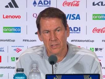 Belgien-Trainer Rudi Garcia reagiert deutlich auf die aufgehobene Sperre gegen US-Spieler Folarin Balogun. Der Coach bezeichnet die Entscheidung als schlechten Scherz und äußert vor dem Spiel gegen die USA klare Kritik.
