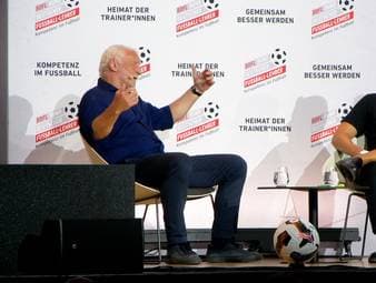 DFB-Sportdirektor Rudi Völler spricht am Rande des Internationalen Trainerkongresses über das Aus von Bundestrainer Julian Nagelsmann - und die Brennpunkte während der WM.