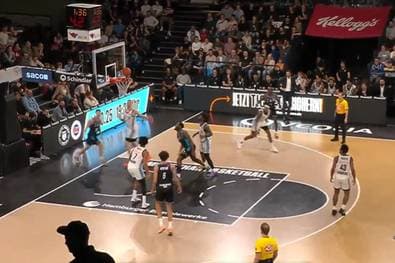  Veolia Towers Hamburg - Telekom Baskets Bonn