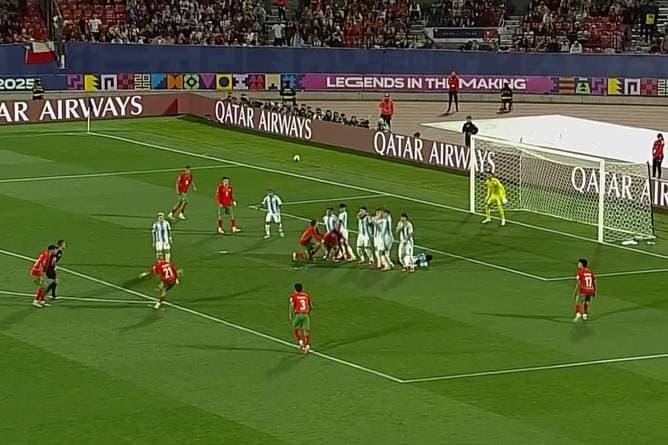 Traum-Freistoß! Die Titel-Sensation bei der U20 im Video