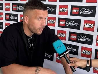 Es war ein Schock für die deutsche Nationalmannschaft: Lennart Karl wird die WM verpassen. Für ihn wurde Assan Ouédraogo nachnominiert nicht Said El Mala. Eine Entscheidung, die Lukas Podolski nicht nachvollziehen kann. 