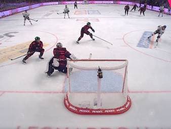 Die Augsburger Panter feiern den siebten Sieg in Serie in der DEL. Bei den Eisbären Berlin lassen sich die Augsburger weder von Rückständen noch von kuriosen Fehlschüssen aus der Ruhe bringen.