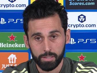 Nach dem Eklat rund um Vinicius Junior fordert Real-Trainer Álvaro Arbeloa, dass die UEFA die Gelegenheit nutzen soll und nicht nur mit Slogans ein Zeichen gegen Rassismus setzt.