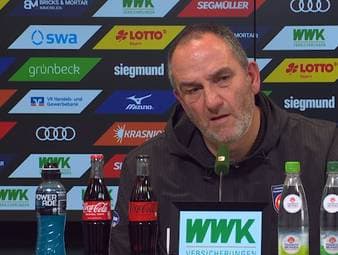 Nach der 1:0-Niederlage gegen den FC Augsburg bleibt der 1. FC Heidenheim auf dem letzten Tabellenplatz. Trainer Frank Schmidt verteidigt jedoch die Leistung seiner Mannschaft und hebt hervor, dass das Team trotz der Niederlage eine ordentliche Vorstellung gezeigt hat.