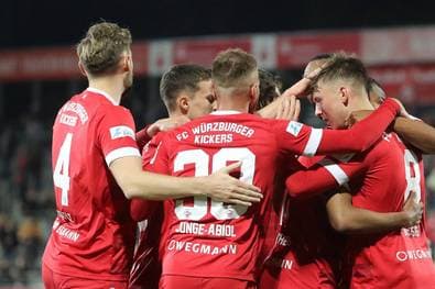 Würzburg legt in Relegation zur 3. Liga vor