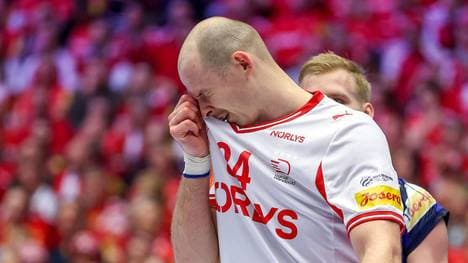 Simon Hald musste nach einem Treffer am Kopf im Halbfinale gegen Island in einem Krankenhaus behandelt werden
