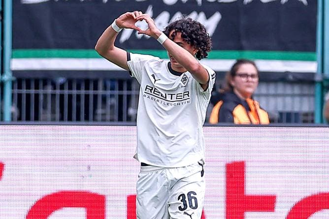 Gladbach-Juwel wandelt auf Moukokos Spuren