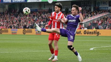 Zweikampf im Ostduell zwischen Cottbus und Aue