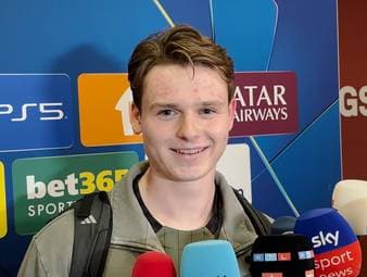 Nach dem Einzug ins Viertefinale der UEFA Champions League spricht Bayern-Torwart Jonas Urbig über eine mögliche Nominierung von Julian Nagelsmann. 