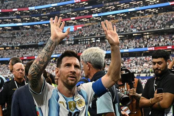 Zum 39. Geburtstag: Kuchen für Superstar Messi