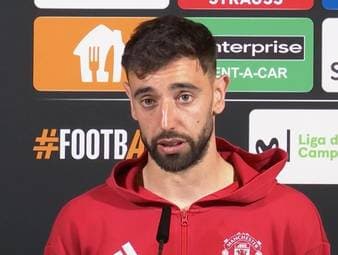 Bruno Fernandes zeigt sich nach der Niederlage im Europa-League-Finale gegen Tottenham enttäuscht. Der Portugiese fordert eine umfassende Aufarbeitung einer katastrophalen Saison für Manchester United.
