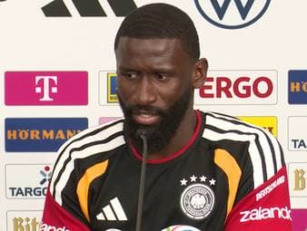 Antonio Rüdiger hat sich auf der Pressekonferenz zu seinem gescholtenen Ruf geäußert. Der Real-Verteidiger spricht von zwei verschiedenen Welten und seiner Rolle als Sündenbock in den sozialen Medien. 