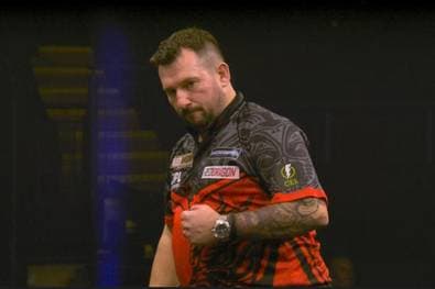 Trotz starker Schmerzen! Clayton humpelt zum Tagessieg