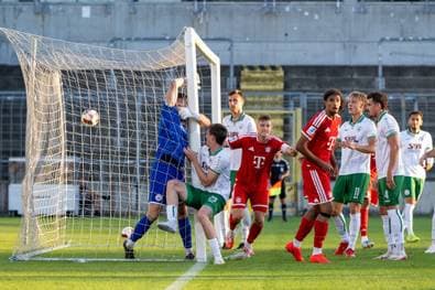 Traumtor lässt Bayern-Amateure jubeln