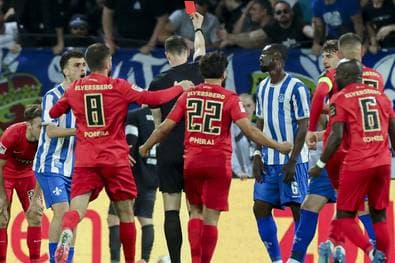 Tor-Spektakel im Topspiel erfreut Schalke