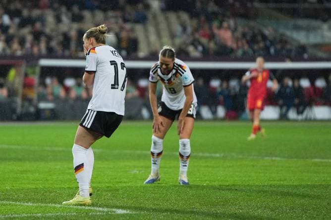 DFB-Frauen verschenken Finalsieg