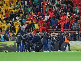 Das Finale des Afrika-Cup zwischen dem Senegal und Marokko endete am Sonntagabend in Tumulten. Senegal protestierte, verließ die Partie zwischenzeitlich kollektiv in die Katakomben - und durfte am Ende doch noch jubeln. 