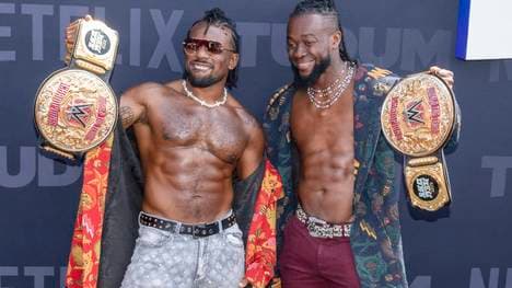 Xavier Woods (l.) und Kofi Kingston hielten bei WWE 13 Tag-Team-Titel
